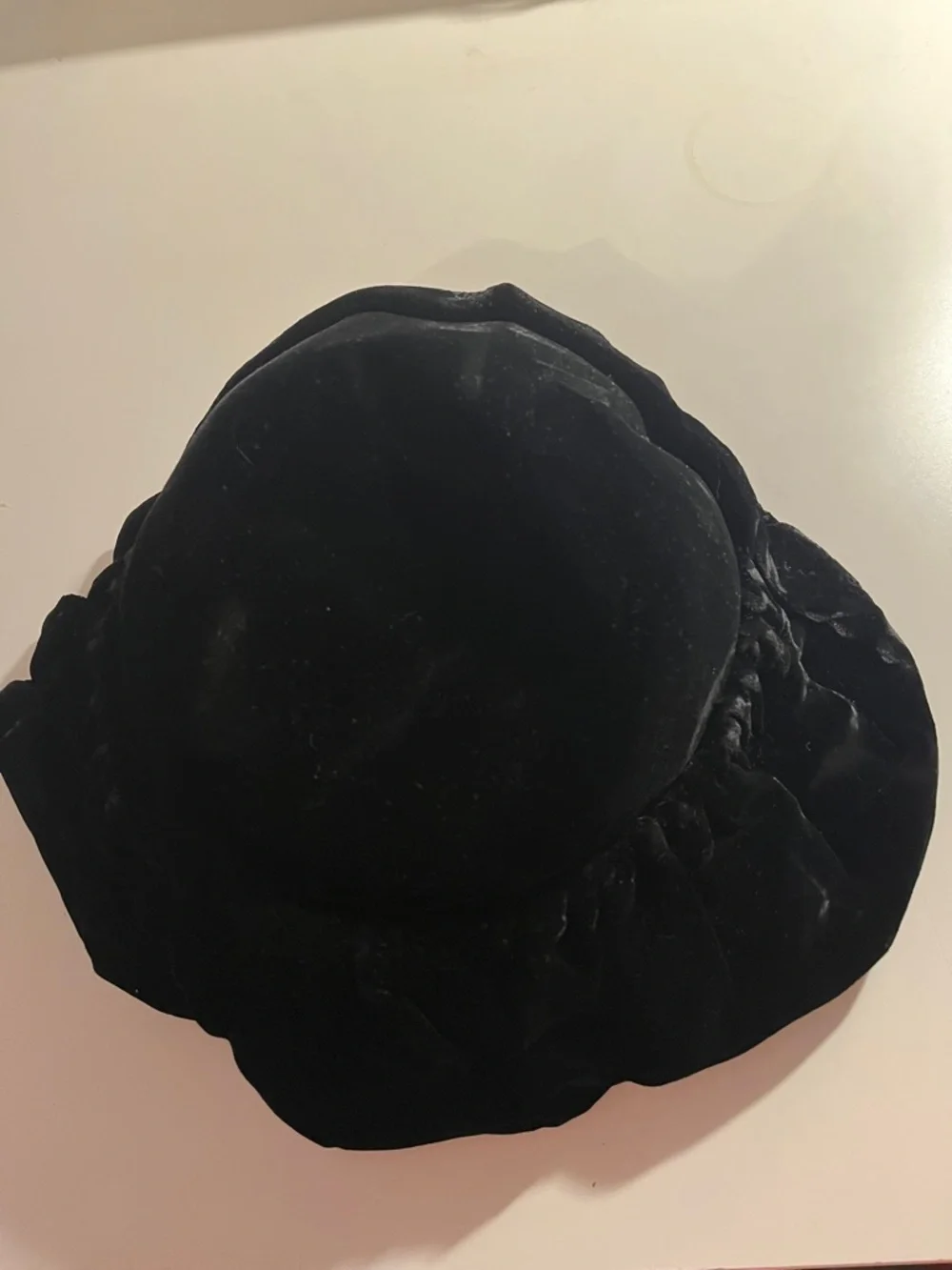 Vintage 40’s/50’s  Black Velvet Women's Cloche Hat with  Rhinestone Detail - Picture 7 of 7